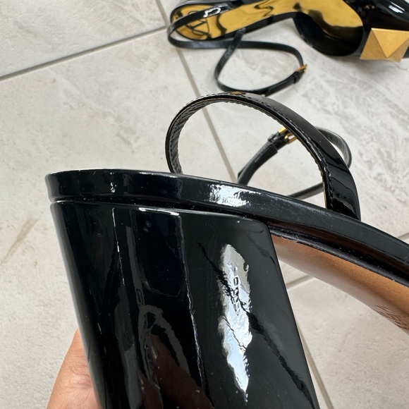 NWOT Valentino Garavani Women's One Stud 90mm Patent-Leather Pumps - Picture 14 of 14